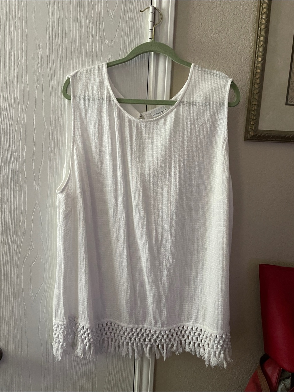 Liz Claiborne White Sleeveless Fringe-Hem Tank